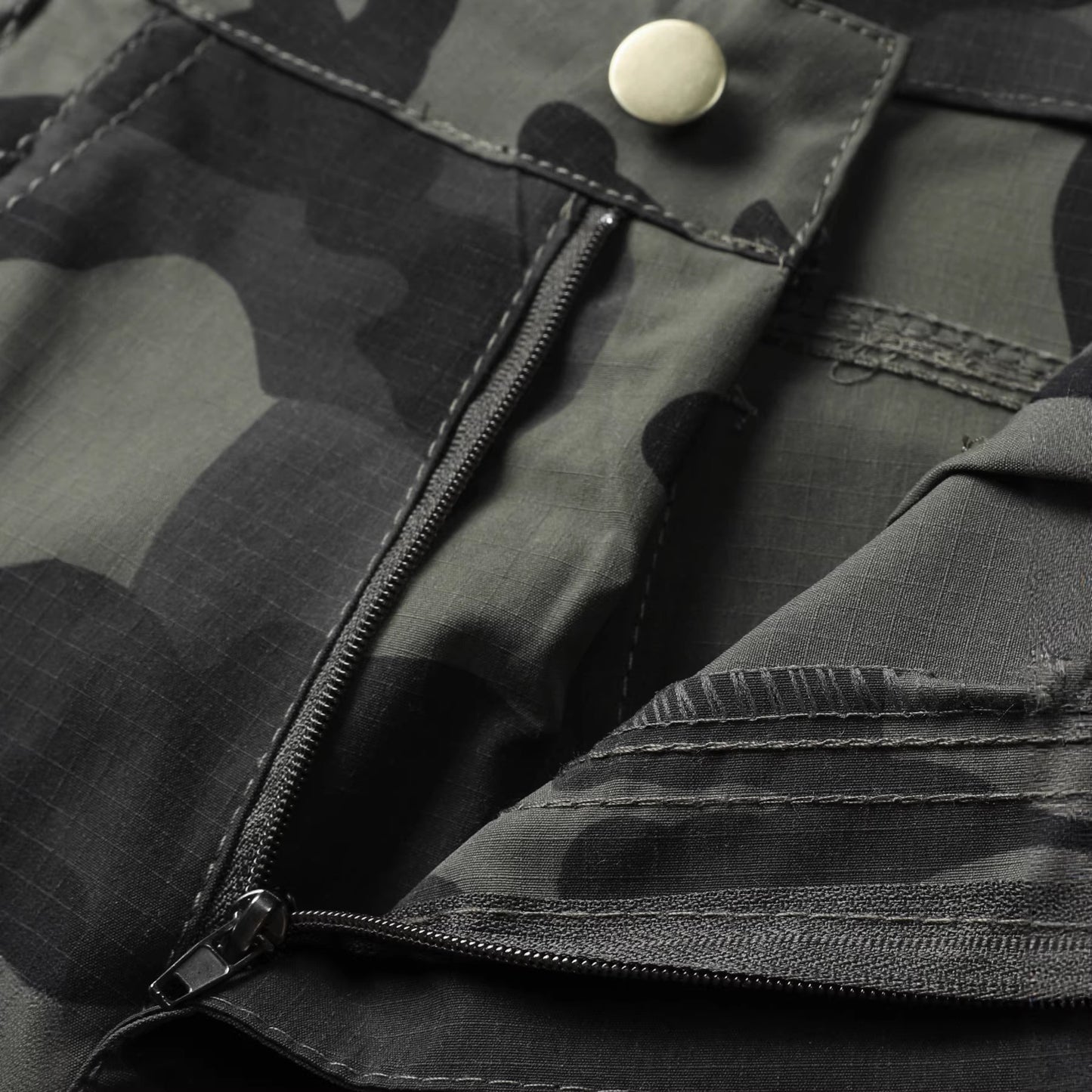 Men's Plus Size Camo Multi-Pocket Cargo Shorts
